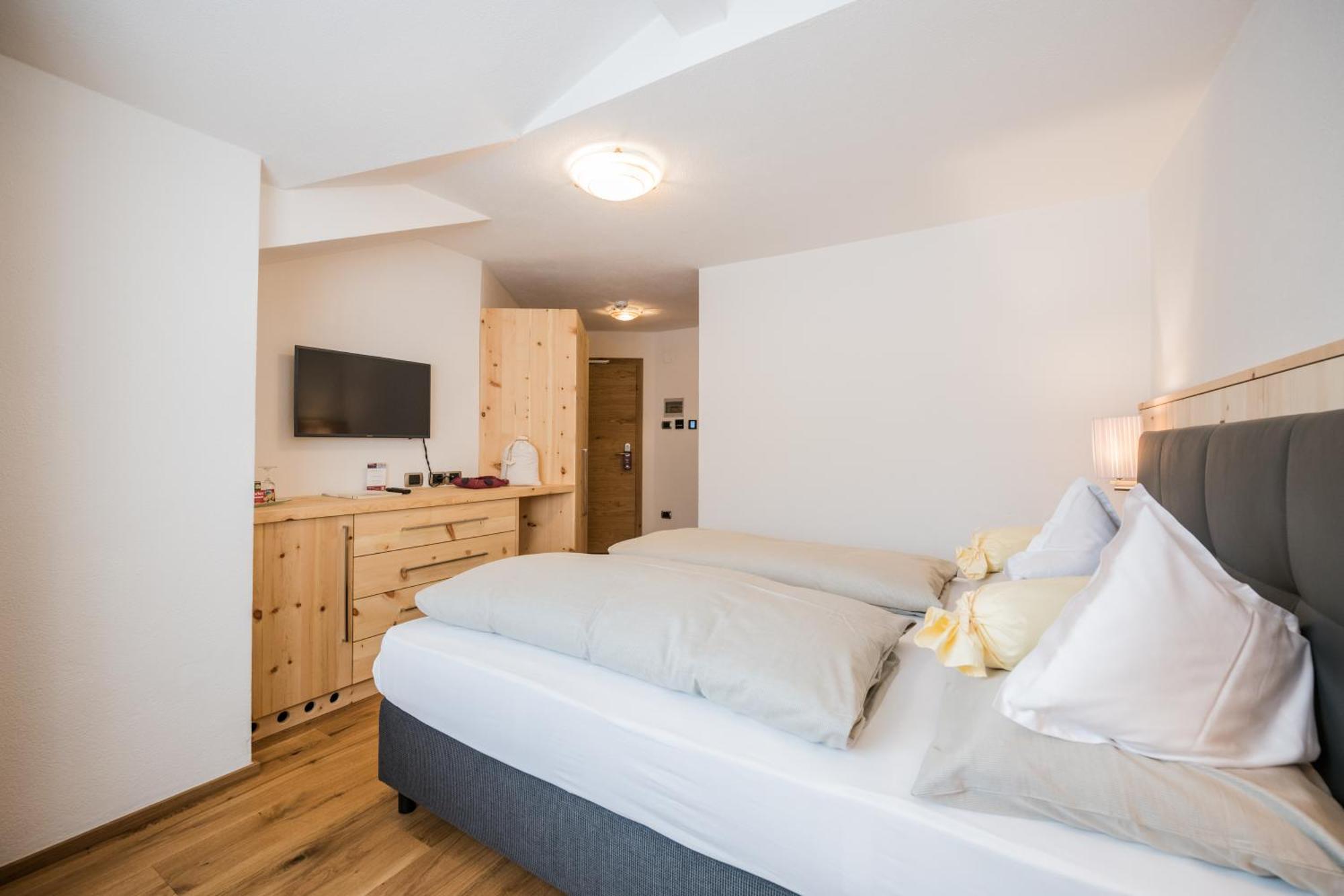 Alpenwellnesshotel St. Veit Sexten Ngoại thất bức ảnh