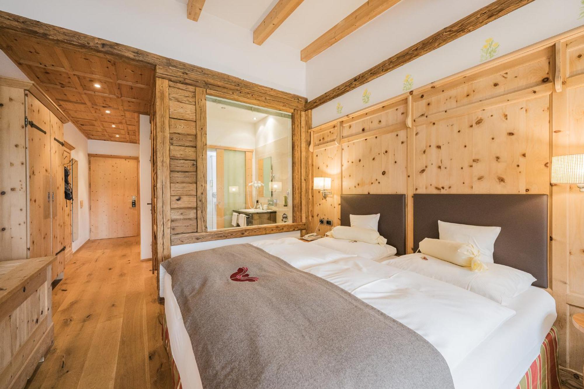 Alpenwellnesshotel St. Veit Sexten Ngoại thất bức ảnh